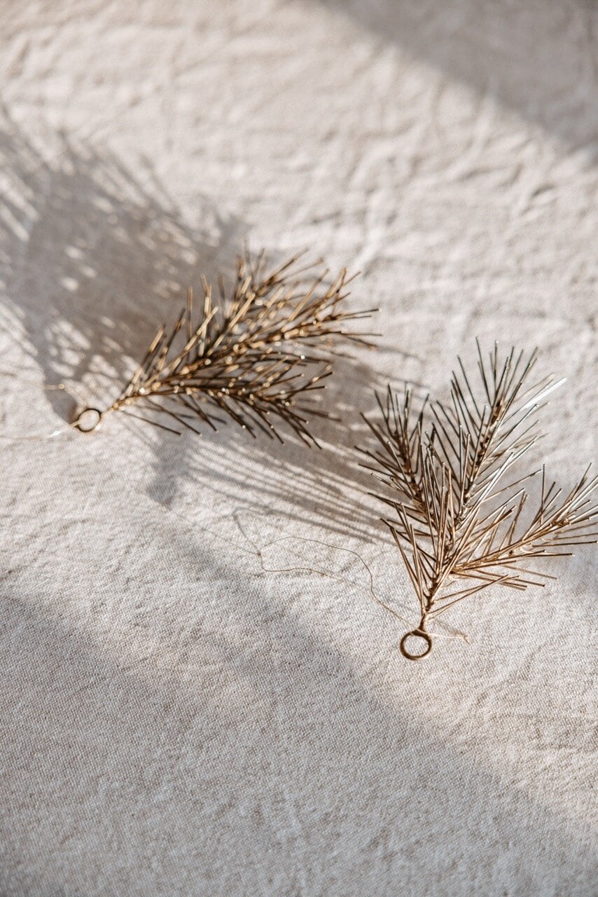 Hanging Ornament Spruce Brass